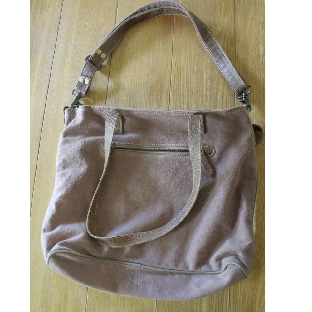 Myra Bag Ace Upcycled Canvas & Cowhide Messenger Bag Preowned - Picture 10 of 13